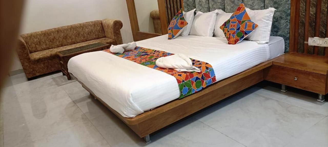 Hotel Adiraj Residency Navi Mumbai Eksteriør billede